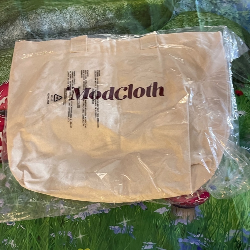 Modcloth Canvas Tote Reusable Eco-Friendly Bag “Must Love Books” w/ Bonus - Picture 5 of 11